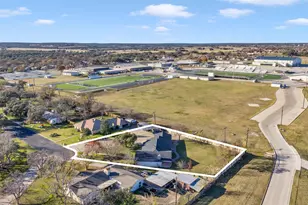 312 Evergreen St, Burnet, TX 78611 - Photo 3