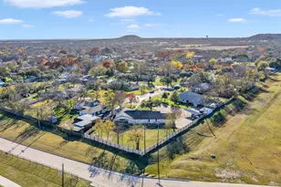 312 Evergreen St, Burnet, TX 78611 - Photo 29