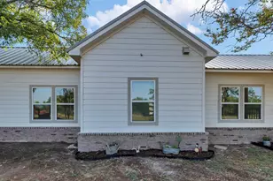 10927 Cr 272, Bertram, TX 78605 - Photo 5