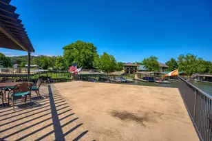 213 Lakeview, Sunrise Beach, TX 78643 - Photo 11