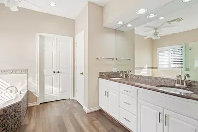 407 Quick Silver, Horseshoe Bay, TX 78657 - Photo 17