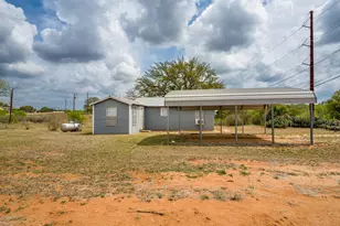 509 E Austin St, Llano, TX 78643 - Photo 9