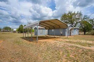 509 E Austin St, Llano, TX 78643 - Photo 5