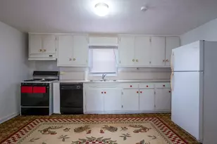 509 E Austin St, Llano, TX 78643 - Photo 13