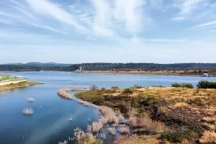 421 Chimney Cove Dr, Marble Falls, TX 78654 - Photo 3