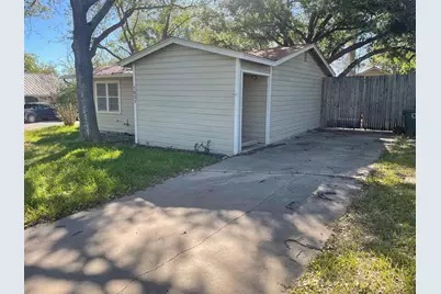 1801 W Commerce Street, San Saba, TX 76877 - Photo 1