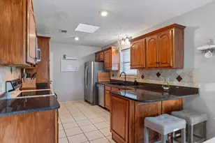 421 St Andrews St, Meadowlakes, TX 78654 - Photo 15