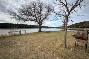 303 S Oak Ln, Burnet, TX 78611 - Photo 5