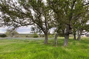 303 S Oak Ln, Burnet, TX 78611 - Photo 1