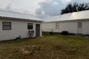 605 E College, Llano, TX 78643 - Photo 3