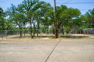 2805 Kingdom Dr, Granite Shoals, TX 78654 - Photo 3