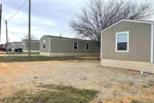 800 Collins, Llano, TX 78643 - Photo 1