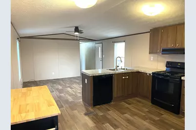 800 Collins, Llano, TX 78643 - Photo 7