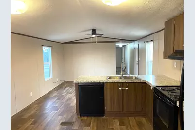 810 Collins, Llano, TX 78643 - Photo 3