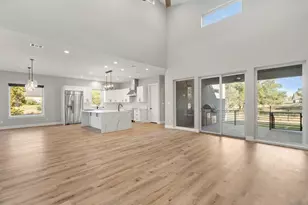 612 Broken Hills, Horseshoe Bay, TX 78657 - Photo 5