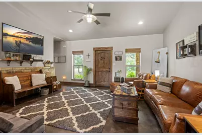 201 N Oak Vista Drive, Burnet, TX 78611 - Photo 9