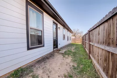 301 E Stonecastle Drive, Granite Shoals, TX 78654 - Photo 27