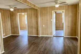 703 W Ollie St, Llano, TX 78643 - Photo 7