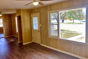 703 W Ollie St, Llano, TX 78643 - Photo 5