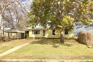 703 W Ollie St, Llano, TX 78643 - Photo 1