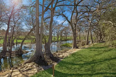 730 E Mather Street, New Braunfels, TX 78130 - Photo 3