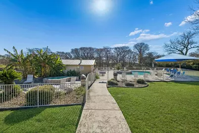 730 E Mather Street, New Braunfels, TX 78130 - Photo 23