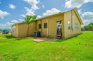 1004 Avon Ave, Llano, TX 78643 - Photo 21