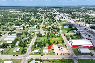 1004 Avon Ave, Llano, TX 78643 - Photo 25
