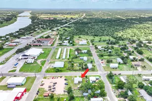 1004 Avon Ave, Llano, TX 78643 - Photo 27