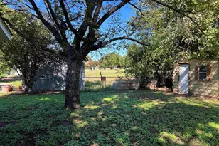 1749 Bluebonnet Ln, Kingsland, TX 78639 - Photo 11