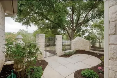 203 W Hi Circle, Horseshoe Bay, TX 78657 - Photo 3