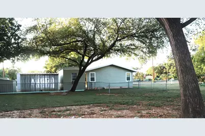 352 W Vaughan Street, Bertram, TX 78605 - Photo 7