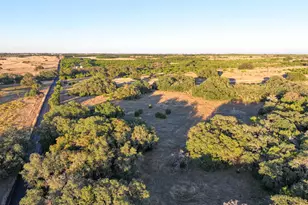 12 Bluestem Ln, Lampasas, TX 76550 - Photo 3