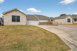 268 Braeburn Cir Circle, Meadowlakes, TX 78654 - Photo 17