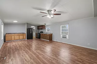 919 Austin St, Kingsland, TX 78639 - Photo 5