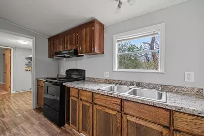 919 Austin St, Kingsland, TX 78639 - Photo 7