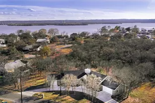 518 E Bluebriar Dr, Granite Shoals, TX 78654 - Photo 1