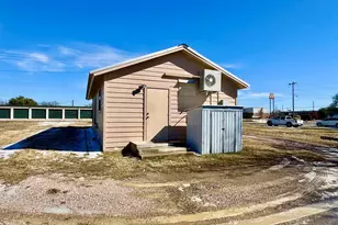 306 N West St, Burnet, TX 78611 - Photo 17