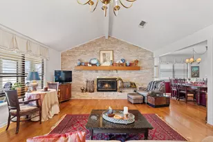 210 Meadowlakes Dr, Meadowlakes, TX 78654 - Photo 5