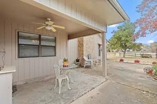 210 Meadowlakes Dr, Meadowlakes, TX 78654 - Photo 19