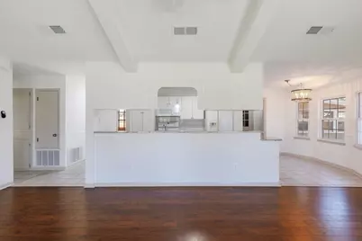 142 Lakeshore Dr, Horseshoe Bay, TX 78657 - Photo 9