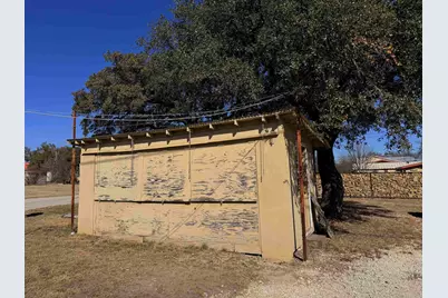 600 W Railway Street, Lometa, TX 76853 - Photo 27