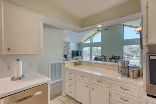 101 W Bluebonnet Rd, Horseshoe Bay, TX 78657 - Photo 9