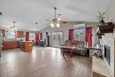 813 Airway St, Kingsland, TX 78639 - Photo 5