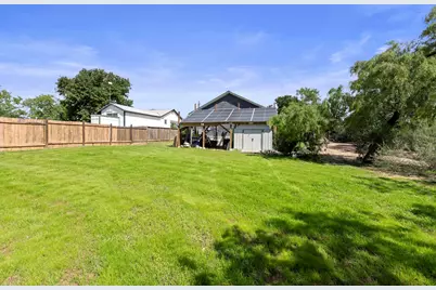 813 Airway St, Kingsland, TX 78639 - Photo 21
