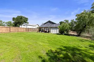 813 Airway St, Kingsland, TX 78639 - Photo 21