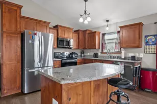 813 Airway St, Kingsland, TX 78639 - Photo 7