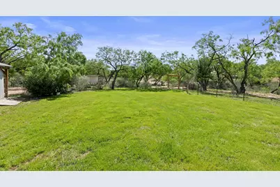 813 Airway St, Kingsland, TX 78639 - Photo 23