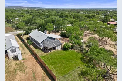 813 Airway St, Kingsland, TX 78639 - Photo 27