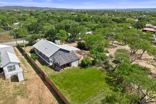 813 Airway St, Kingsland, TX 78639 - Photo 27